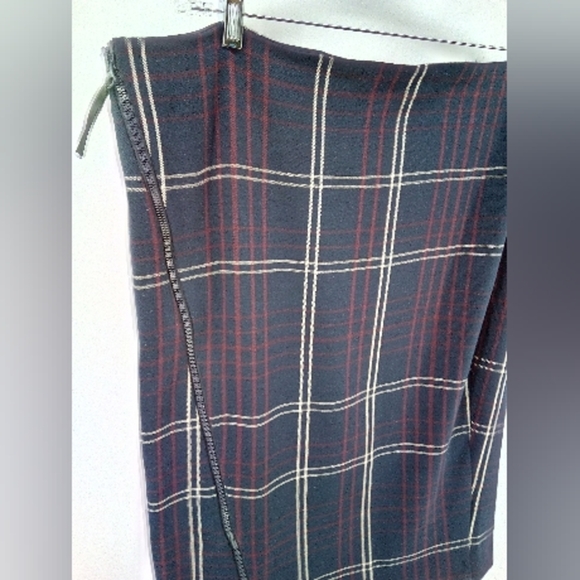 Lane Bryant Window Pane Plaid Zipper 20 Elastic Waist Skirt Navy Red - Picture 2 of 7